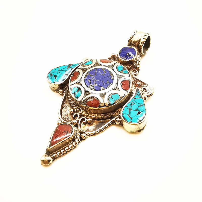 قلادة نحاسية كبيرة مصنوعة يدوي - مراجعة Ethnic Fashion Com وسعره